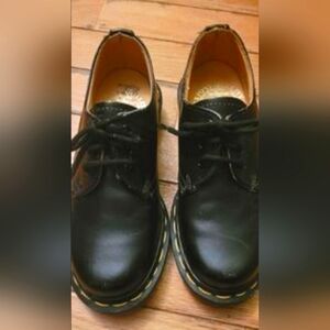 Kids size 13 Dr. Martens black leather shoes